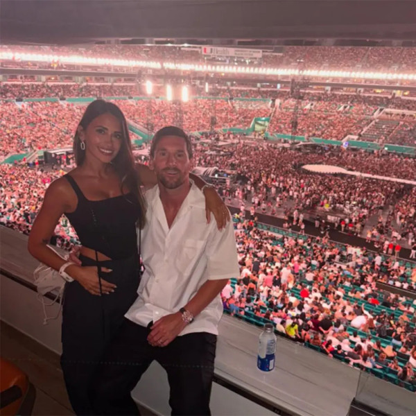 Lionel Messi dan Istri Keciduk Kiss Cam di Konser Coldplay, Tersipu Malu Disapa Chris Martin