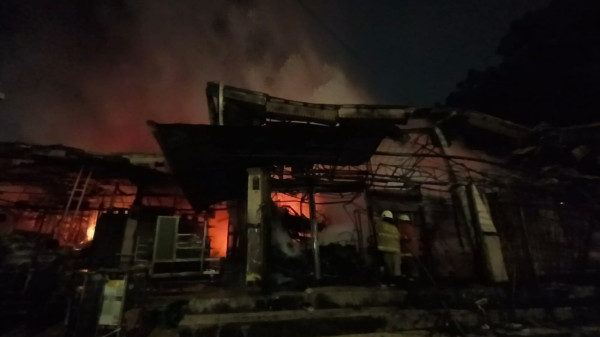 6 Fakta Kebakaran Pasar Taman Puring: 552 Kios Ludes, Tahanan Polsek Kebayoran Baru Dipindahkan