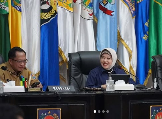 Pendidikan Amalia Adininggar, Kepala BPS Lulusan ITB dan Doktor Ekonomi dari Australia