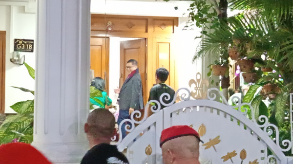 Momen Hasto Kristiyanto Pulang ke Rumah usai Bebas dari Rutan KPK