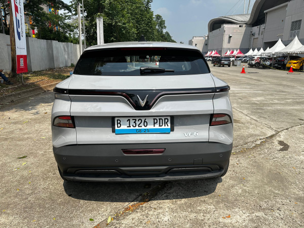 Cinta pada Pandangan Kedua: Test Drive VinFast VF 6 di GIIAS 2025, SUV Listrik Unik dengan Jarak Tempuh Impresif
