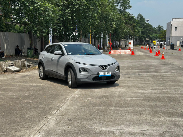 Cinta pada Pandangan Kedua: Test Drive VinFast VF 6 di GIIAS 2025, SUV Listrik Unik dengan Jarak Tempuh Impresif