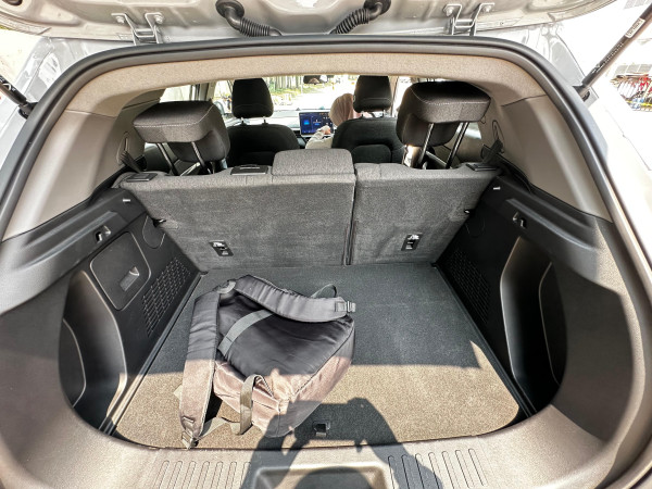 Cinta pada Pandangan Kedua: Test Drive VinFast VF 6 di GIIAS 2025, SUV Listrik Unik dengan Jarak Tempuh Impresif