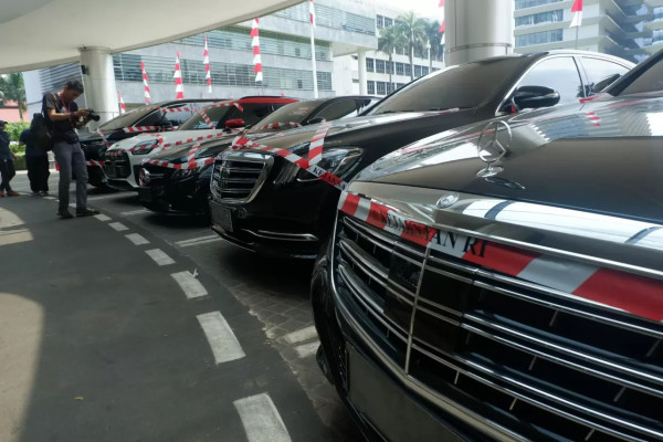 Garasi Sultan Milik Riza Chalid Dibongkar: dari Maybach Rp6,5 Miliar hingga Alphard, Ini Daftar Mobil Sitaan Kejagung