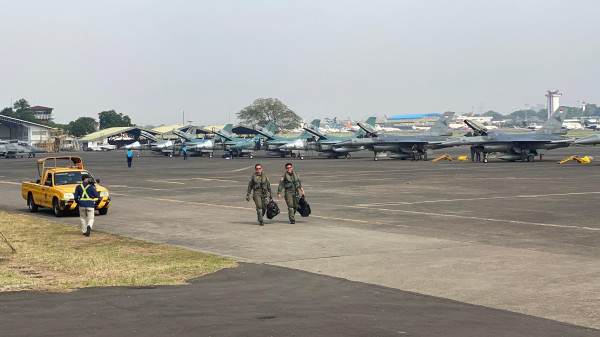 Belasan Jet Tempur Gelar Demo Latihan di Halim Perdanakusuma Jelang Upacara Gepaopshormil