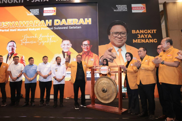 OSO Instruksikan Kader Hanura Sulsel Bersinergi dengan Pemerintah Majukan Daerah