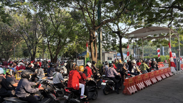 Pantauan Arus Lalu Lintas Sekitar Balai Kota Jakarta Jelang Upacara HUT ke-80 RI
