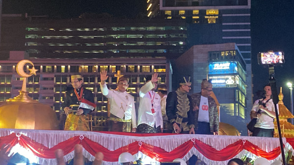 Karnaval Budaya HUT ke-80 RI Disambut Antusias Masyarakat yang Padati Bundaran HI