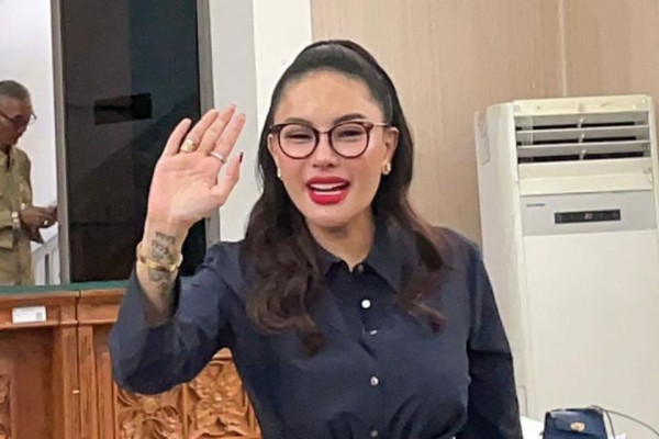 Nikita Mirzani Ungkap Isi Percakapan dengan Asisten, Tegaskan Tak Pernah Ancam Reza Gladys