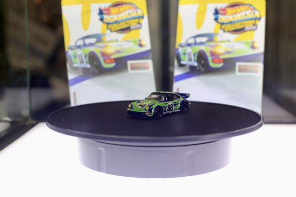 Legenda Balap Le Mans Lahir Kembali, Hot Wheels Porsche Hippie Bakal Jadi Harta Karun di IMX 2025
