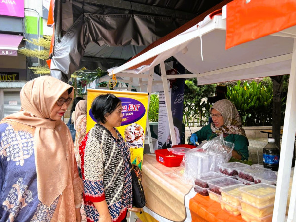 UPN Veteran Jakarta Dampingi Pekerja Migran di Pulau Penang Malaysia untuk Penguatan Bidang Ekonomi dan Kesehatan