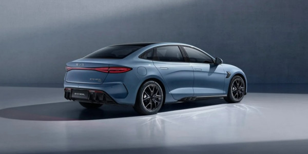 Pedihnya Jadi Early Adopter: BYD Seal 2025 Meluncur, Pemilik Lama Siap Gigit Jari
