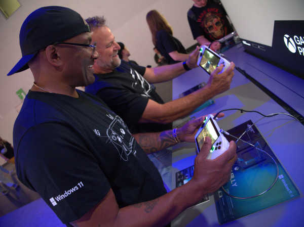 ROG dan Xbox Bersatu Lahirkan Monster Handheld Gaming, ROG Xbox Ally, Siap Masuk Indonesia!