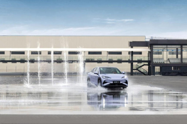 Melihat Wahana Disneyland Mobil Listrik BYD di China, Ada Bukit Pasir, Kolam Renang, hingga Arena Drifting