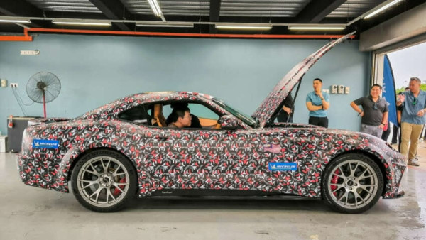 Saat Kita Sibuk Berdebat, Malaysia Diam-diam Lahirkan Supercar Monster Penantang Ferrari