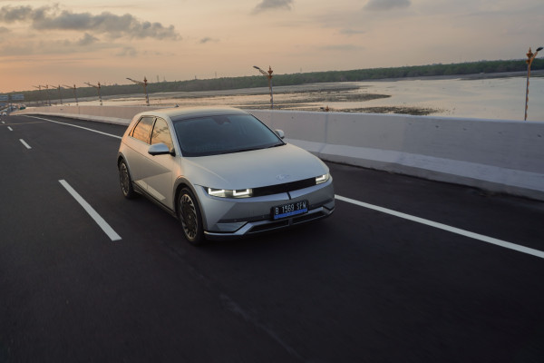 Takhta yang Mulai Retak: Inilah 5 Raja Mobil Listrik Amerika 2025, Sang Raja Kelelahan?