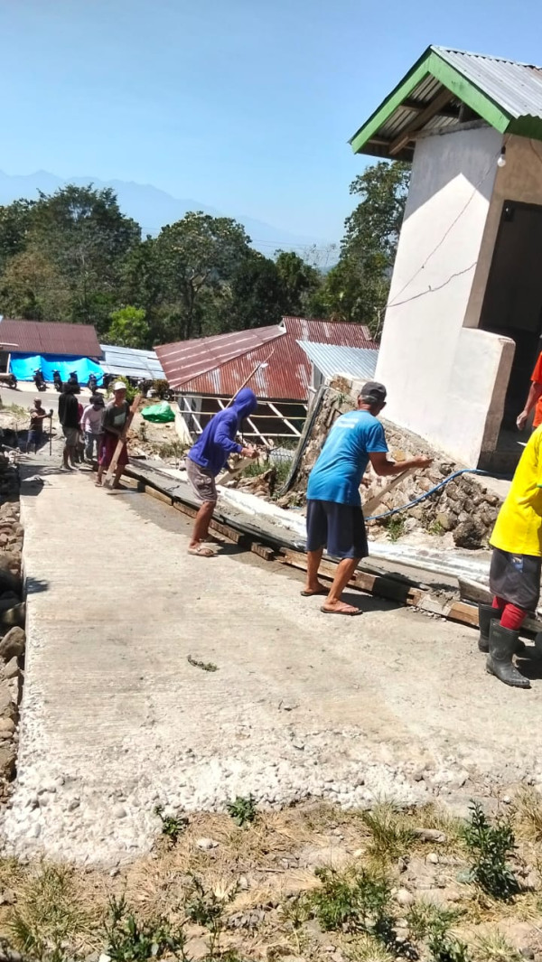 Peduli Kebutuhan Warga Manggarai Barat NTT, Legislator Partai Perindo Turun Tangan Bangun Akses Jalan Masjid Al Huda