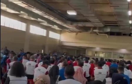 Viral! Tangis Ribuan Buruh Gudang Garam Terkena PHK Massal