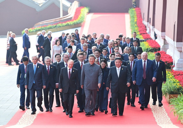 Apakah China Memang Bersandiwara Jadi Pembela Tatanan Dunia?