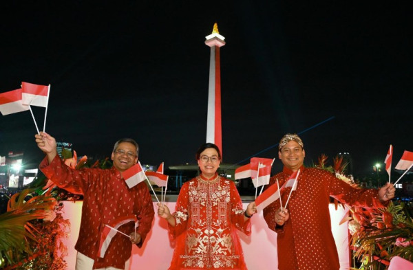 5 Potret Gaya Outfit Sri Mulyani, Menteri Keuangan yang Kena Reshuffle Kabinet