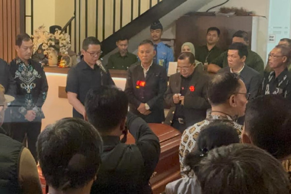 Tangis Keluarga Pecah! Jenazah Staf KBRI Zetro Leonardo Purba Tiba di Indonesia