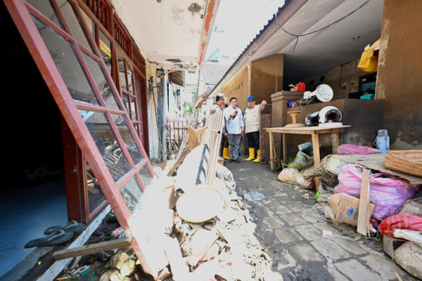 Momen Prabowo Susuri Gang-gang Cek Warga Terdampak Banjir Bali