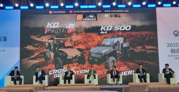 Dari Cimahi ke Panggung Dunia: Kisah Fin Komodo, Banteng Besi Asli Indonesia yang Guncang Konferensi Teknologi di China