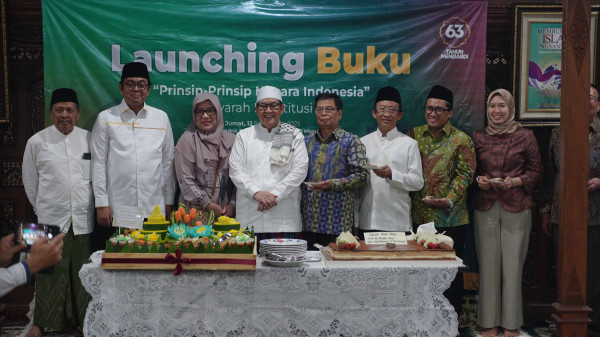 Cahaya di Usia 63: Peluncuran Buku dan Jejak Pemikiran Prof KH Ali Masykur Musa
