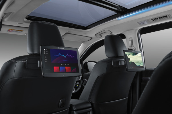 Wajah Lama, Jiwa Baru: Toyota Innova Zenix Kini Jadi Ruang Keluarga Berjalan dengan Wi-Fi Terintegrasi