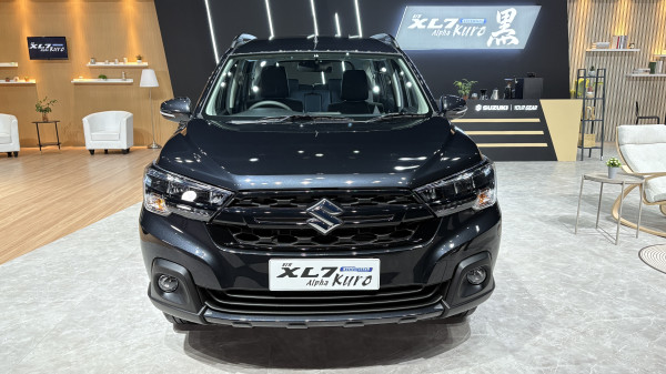 Pertaruhan Jubah Hitam Suzuki: Mampukah Tampilan Gahar XL7 Kuro Sedot 300 Pembeli Setiap Bulan?
