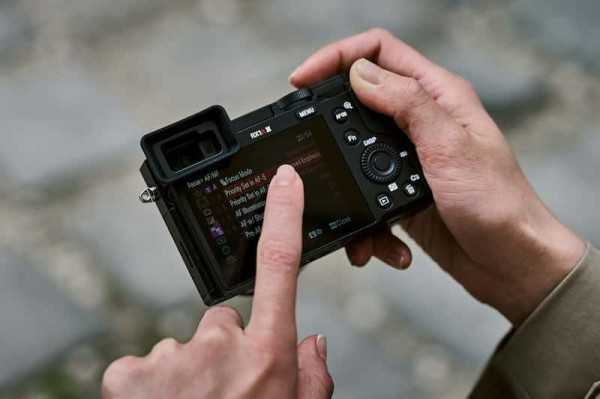 Monster 61 Megapiksel dalam Genggaman: Sony RX1R III Meluncur di Indonesia dengan Harga Nyaris Rp80 Juta