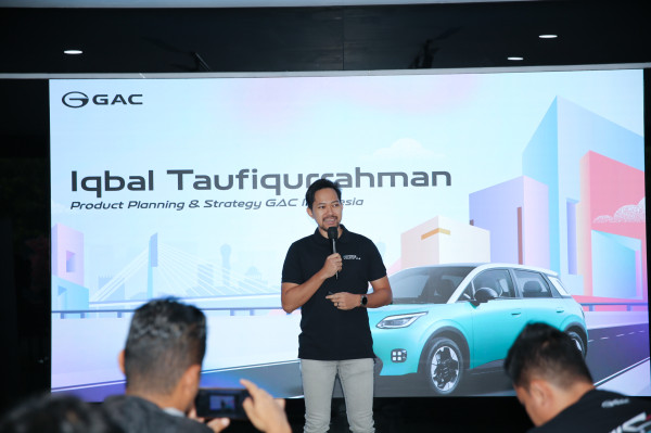 Perang Harga Mobil Listrik di Bawah Rp400 Juta: AION UT, Wuling Cloud EV, BYD Dolphin, dan GWM Ora 03