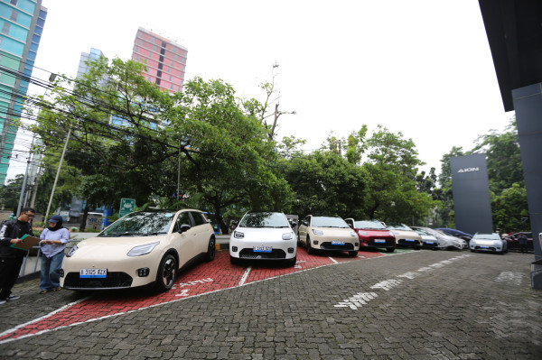 Harga Mobil Listrik China Hancur? AION Jawab dengan Program Price Shield