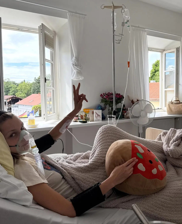 Bella Hadid Terbaring Lemah di RS, Berjuang Melawan Penyakit Lyme