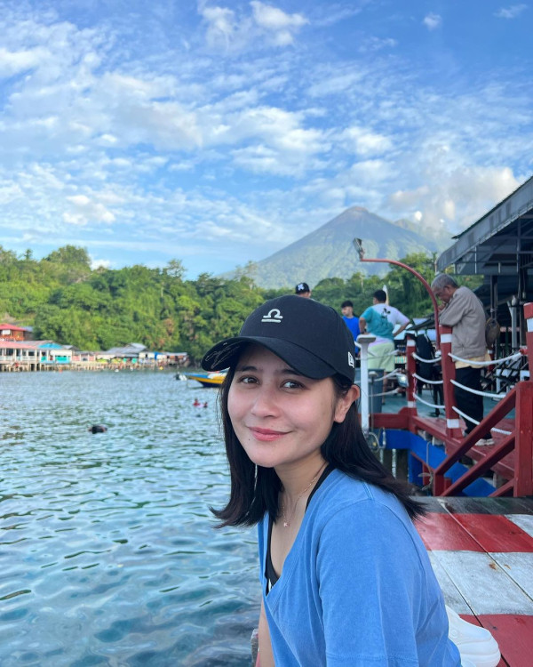 Prilly Latuconsina Sentil Menpar Widiyanti yang Diduga Minta Air Galon untuk Mandi saat Dinas