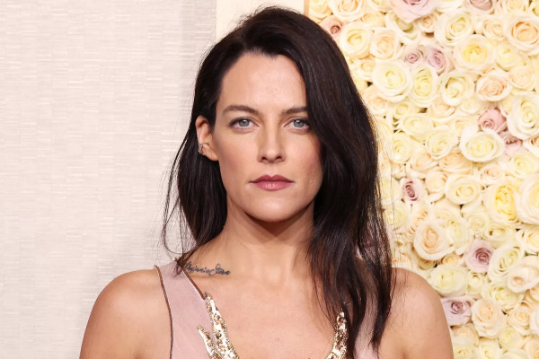 12 Artis Hollywood Mengidap Penyakit Lyme, Kondisi Bella Hadid Mengkhawatirkan