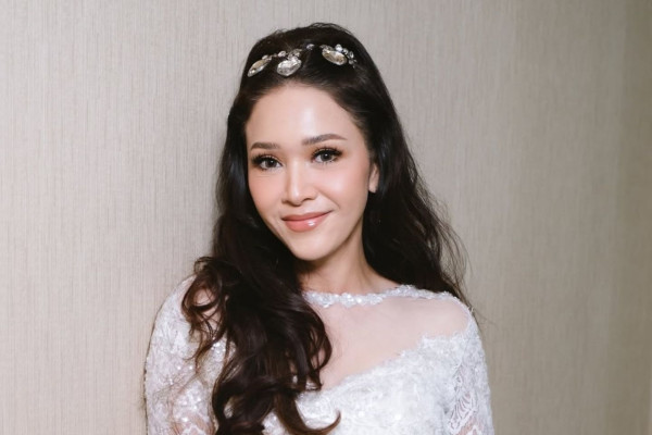 Terima Penghargaan, Maia Estianty Ucapkan Terima Kasih ke Ahmad Dhani