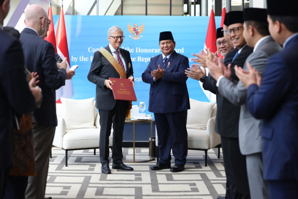Prabowo Anugerahkan Bintang Jasa Utama kepada Bill Gates, Ini Alasannya