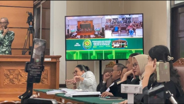 Nikita Mirzani Berulah, Ledek Jaksa dengan Velocity di Sidang TPPU
