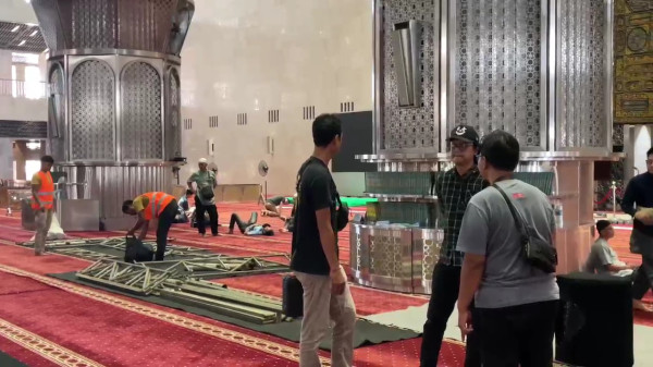 Persiapan Acara Cahaya Hati Indonesia Doa untuk Bangsa di Masjid Istiqlal