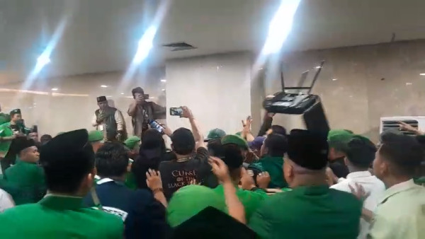 Muktamar PPP Ricuh, Kader Adu Jotos hingga Lempar Kursi