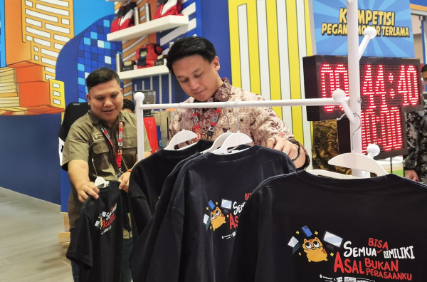 Strategi Unik FIFGROUP di IMOS 2025: Jual Kredit Motor Pakai Meme Kucing, Ampuh Gaet Gen Z?