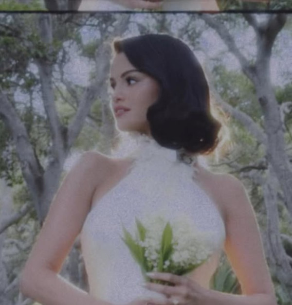 Resmi Menikah, Intip 5 Potret Selena Gomez dengan Gaun Pengantin Putih
