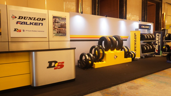 Dua Raksasa Ban Jepang Kawin di Indonesia: Membedah Strategi Dunlop dan Falken Rebut Hati Pengemudi