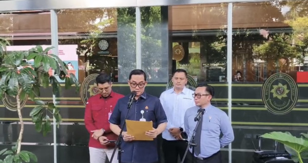 9 Tersangka Korupsi Minyak Mentah Termasuk Anak Riza Chalid Segera Diadili