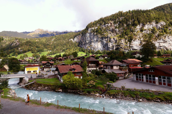 5 Potret Keindahan Lauterbrunnen Swiss, Tempat El Rumi Lamar Syifa Hadju