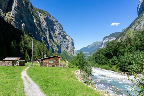 5 Potret Keindahan Lauterbrunnen Swiss, Tempat El Rumi Lamar Syifa Hadju