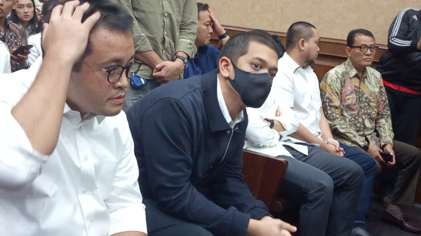 Penampakan Anak Riza Chalid Kerry Adrianto Jalani Sidang Dakwaan