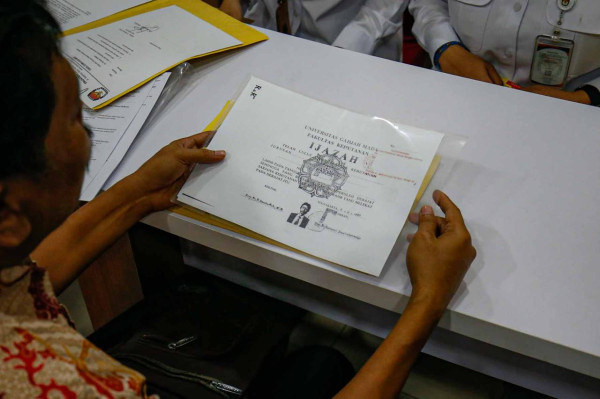 Penampakan Ijazah Jokowi di KPU DKI Jakarta, Sama dengan yang Beredar di Media Sosial