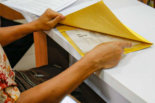 Penampakan Ijazah Jokowi di KPU DKI Jakarta, Sama dengan yang Beredar di Media Sosial